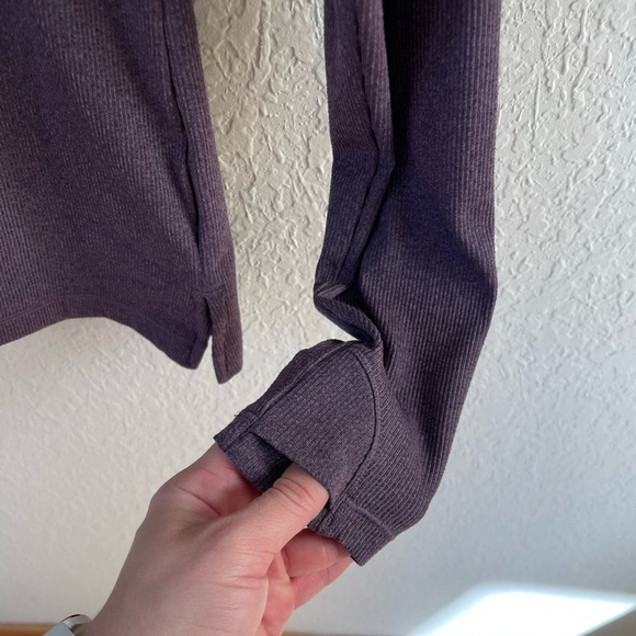 ATHLETA Untempo Ribbed Henley Top In Regal Plum Size S - Picture 4 of 6